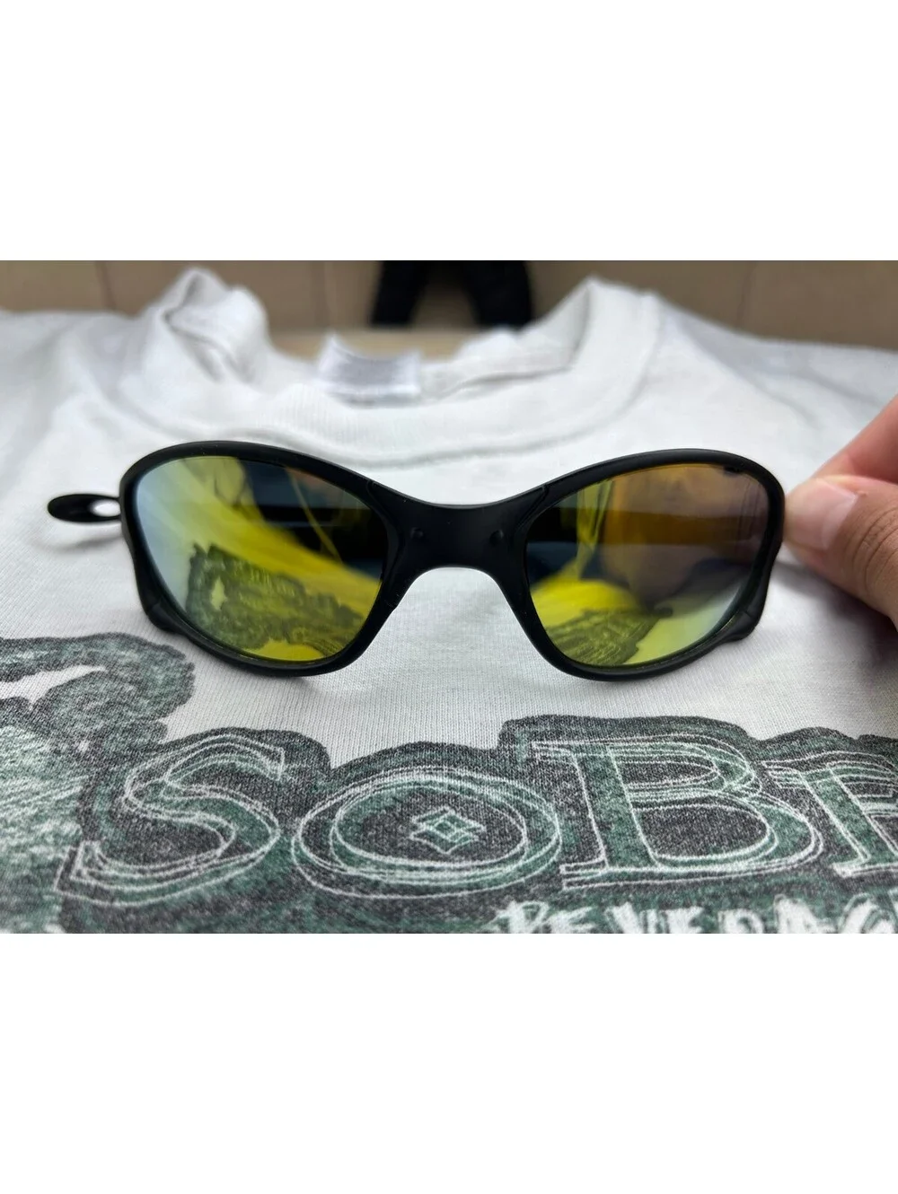 Black oval Sunglasses with Yellow Mirrored Lenses